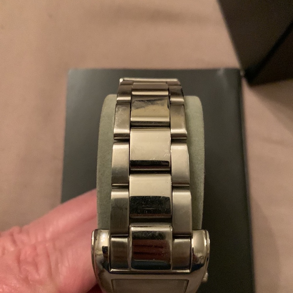 Kenneth Cole Rectangle Watch. Needs A Battery - image 3